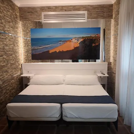 Costa De La Luz בית הארחה
